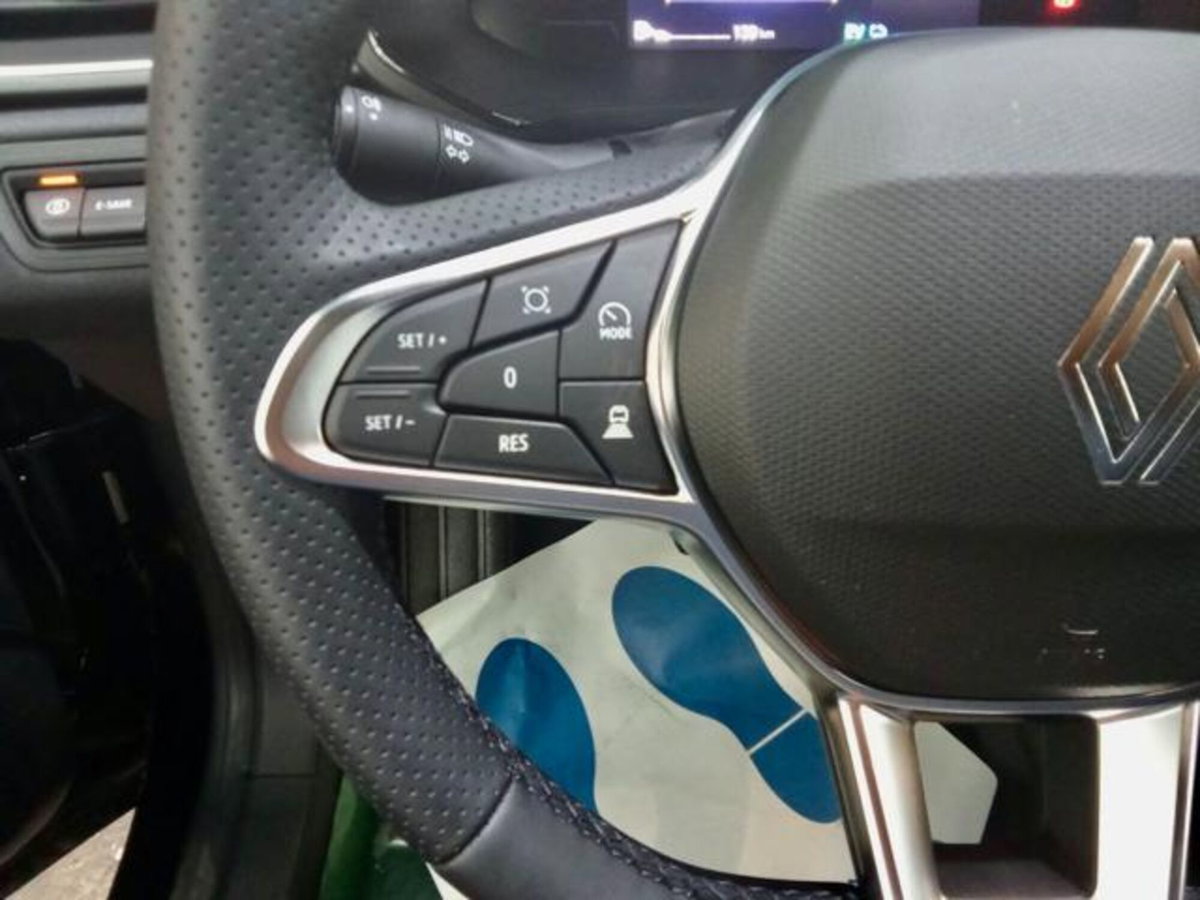 Renault Captur Full Hybrid E-Tech 145 CV Techno (9)