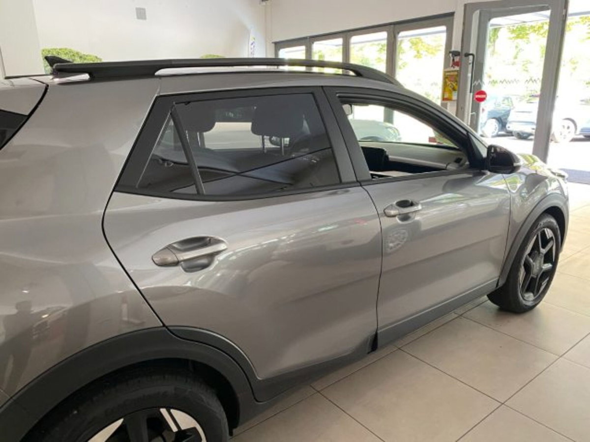 Kia Stonic 1.0 t-gdi mhev Style (3)