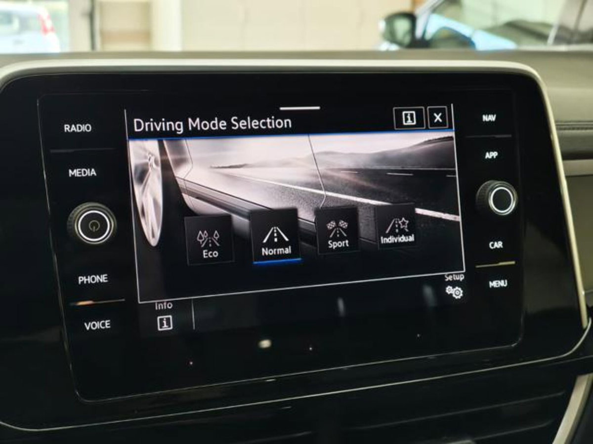 Volkswagen T-Roc 1.0 TSI R-Line (9)