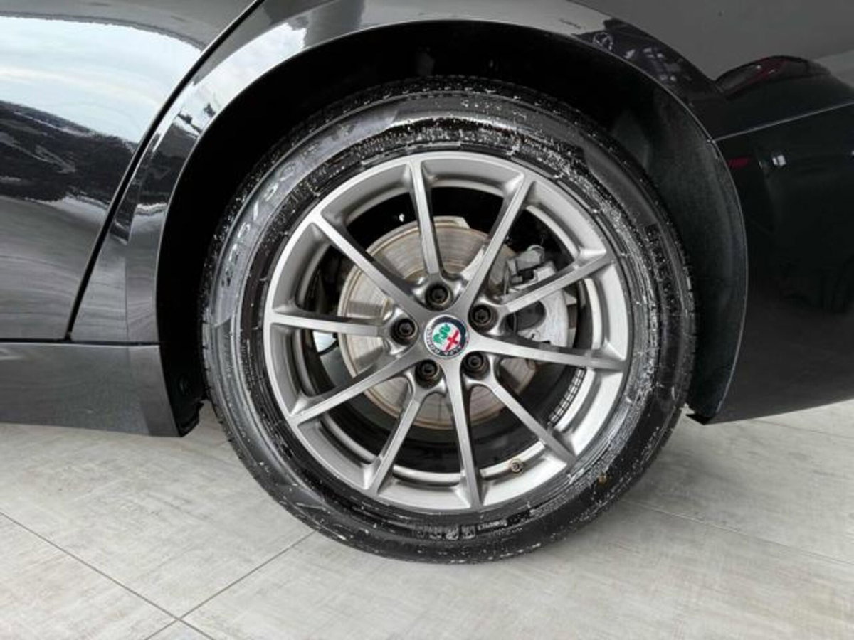Alfa Romeo Giulia 2.2 Turbodiesel 150 CV (10)