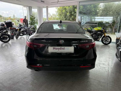 Alfa Romeo Giulia 2.2 Turbodiesel 150 CV (6)