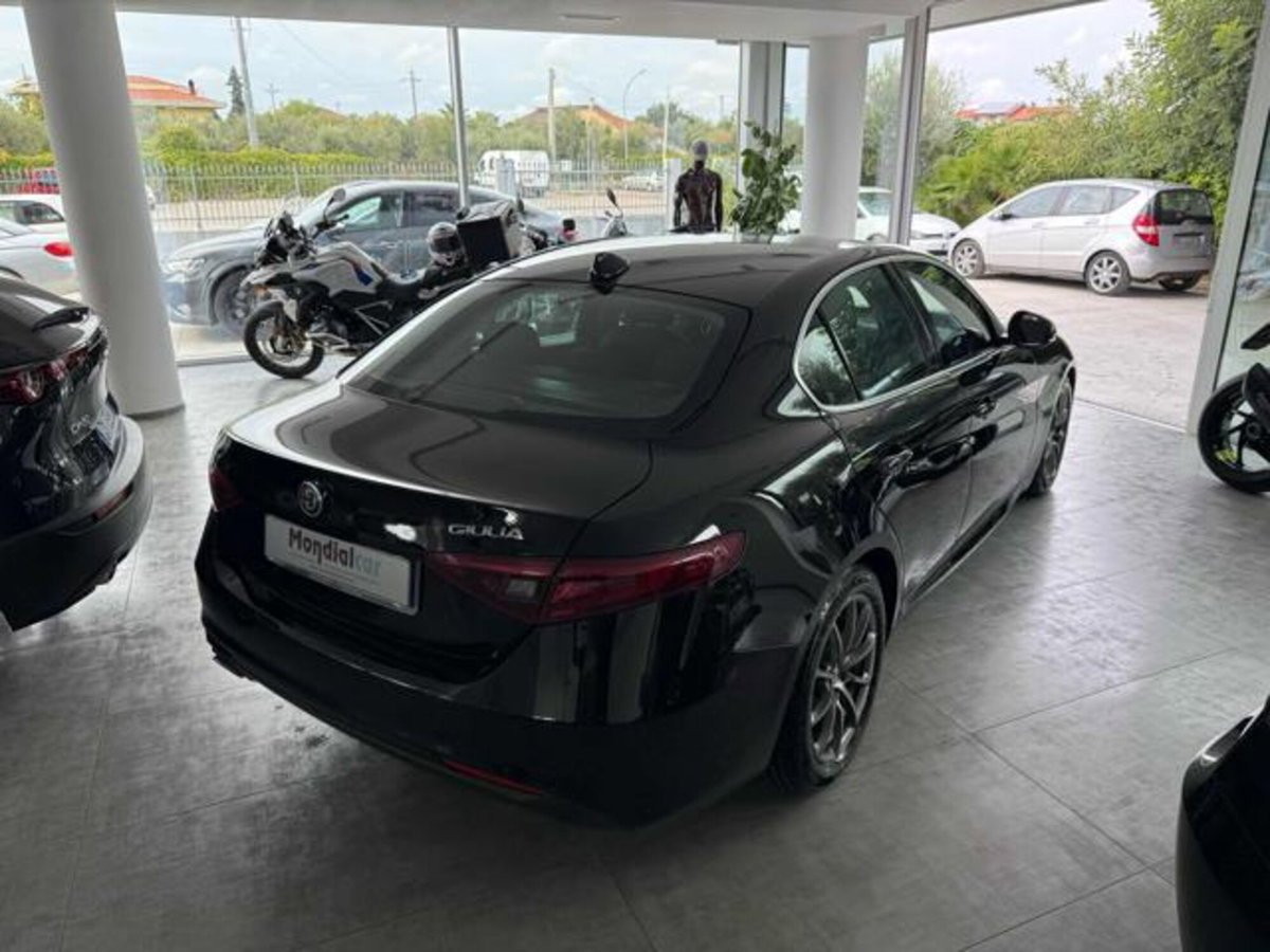 Alfa Romeo Giulia 2.2 Turbodiesel 150 CV (7)