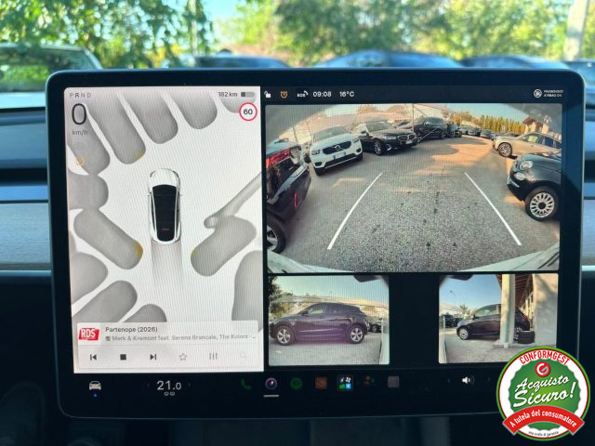 Tesla Model Y Long Range awd (11)