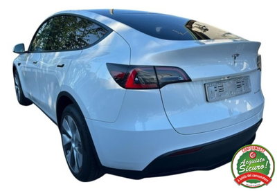 Tesla Model Y Long Range awd (4)