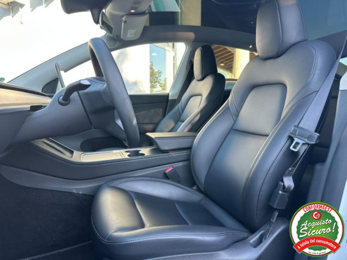 Tesla Model Y Long Range awd (6)