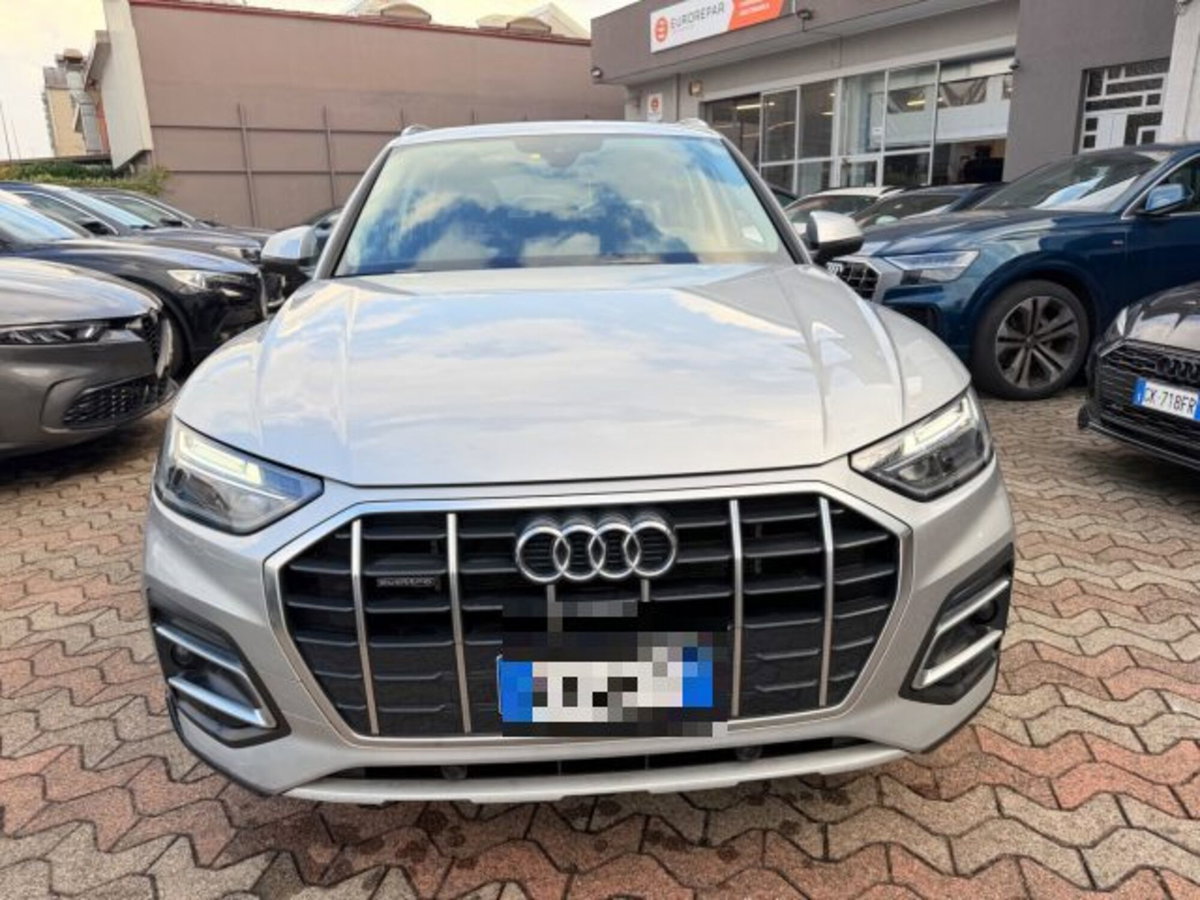 Audi Q5 45 2.0 tfsi mhev 12V S line quattro s-tronic (2)