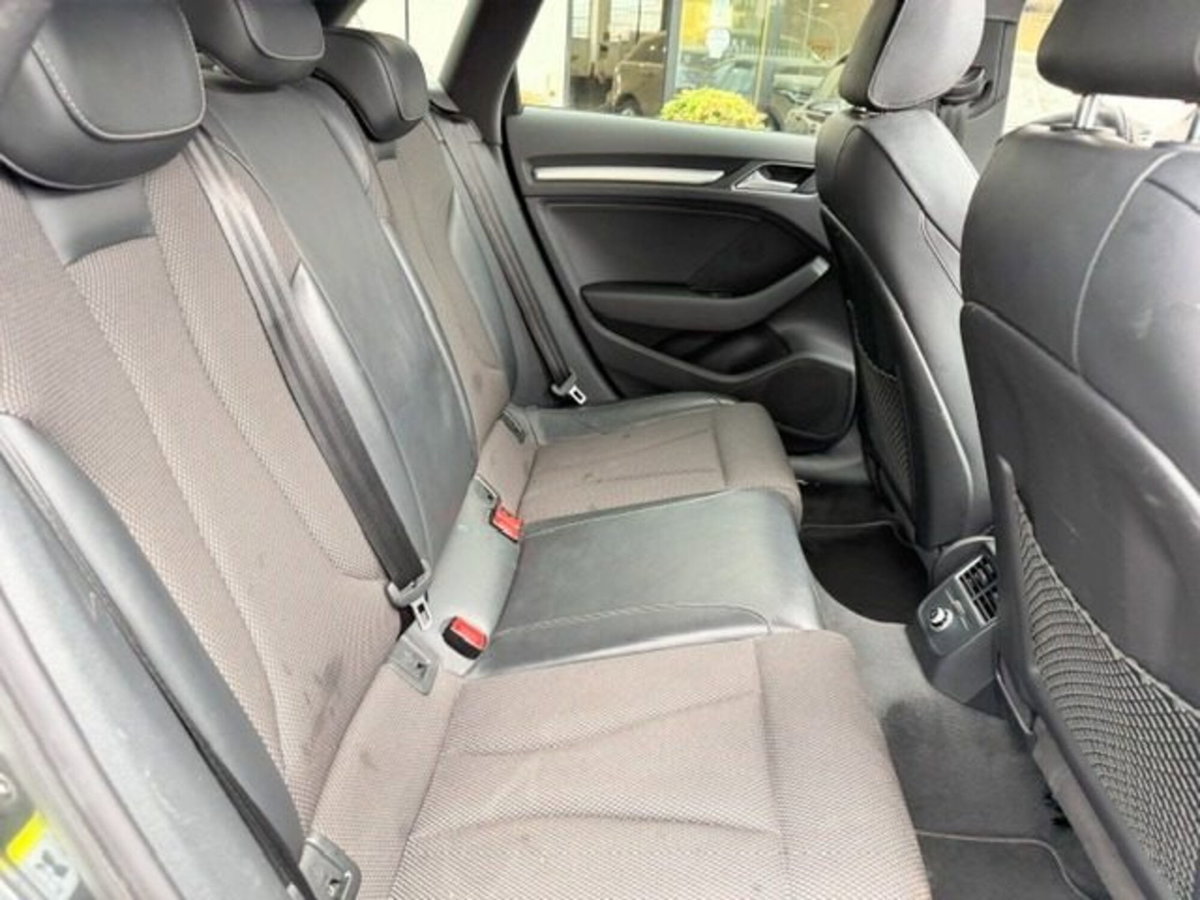 Audi A3 Sportback 2.0 TDI S tronic Attraction (11)