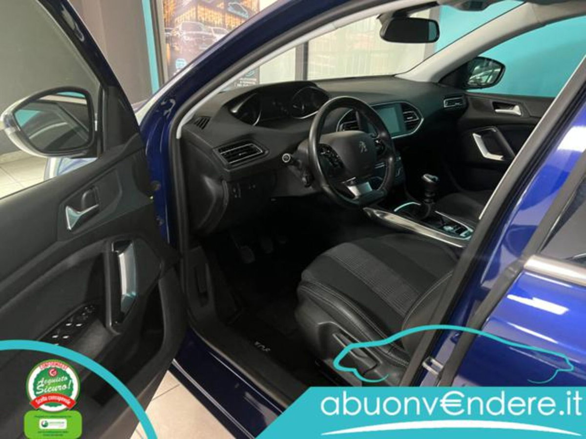 Peugeot 308 PureTech Turbo 130 S&S Allure Pack (12)