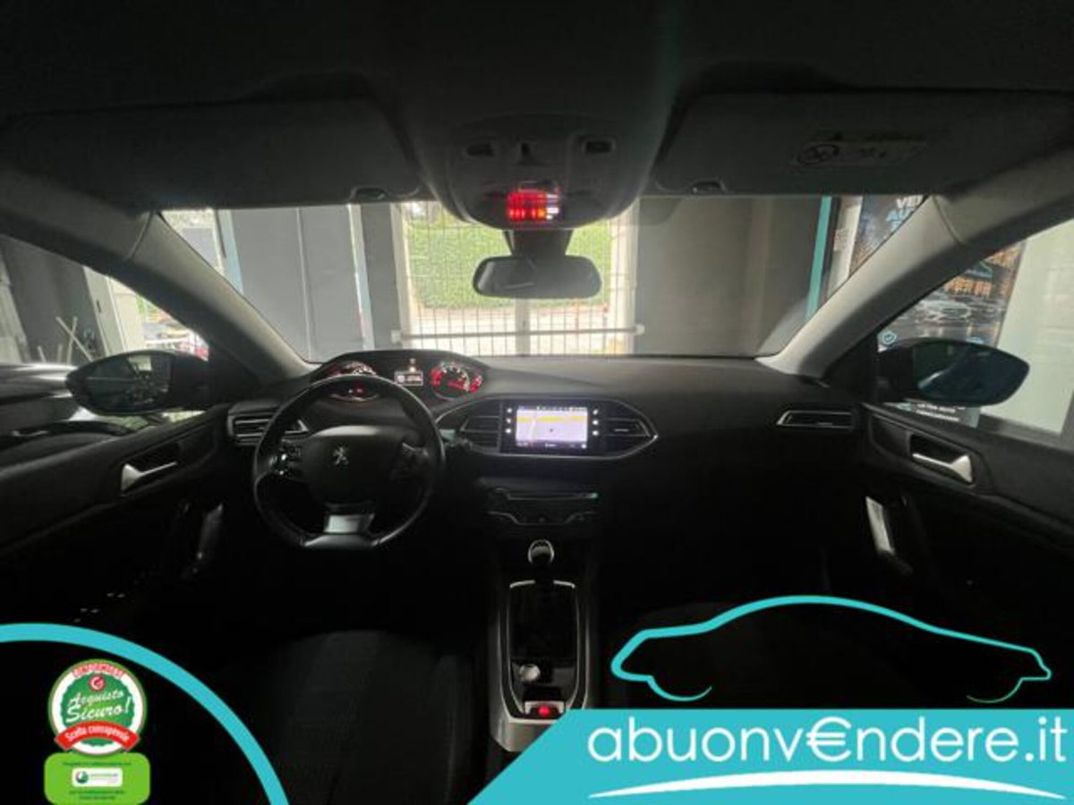 Peugeot 308 PureTech Turbo 130 S&S Allure Pack (16)