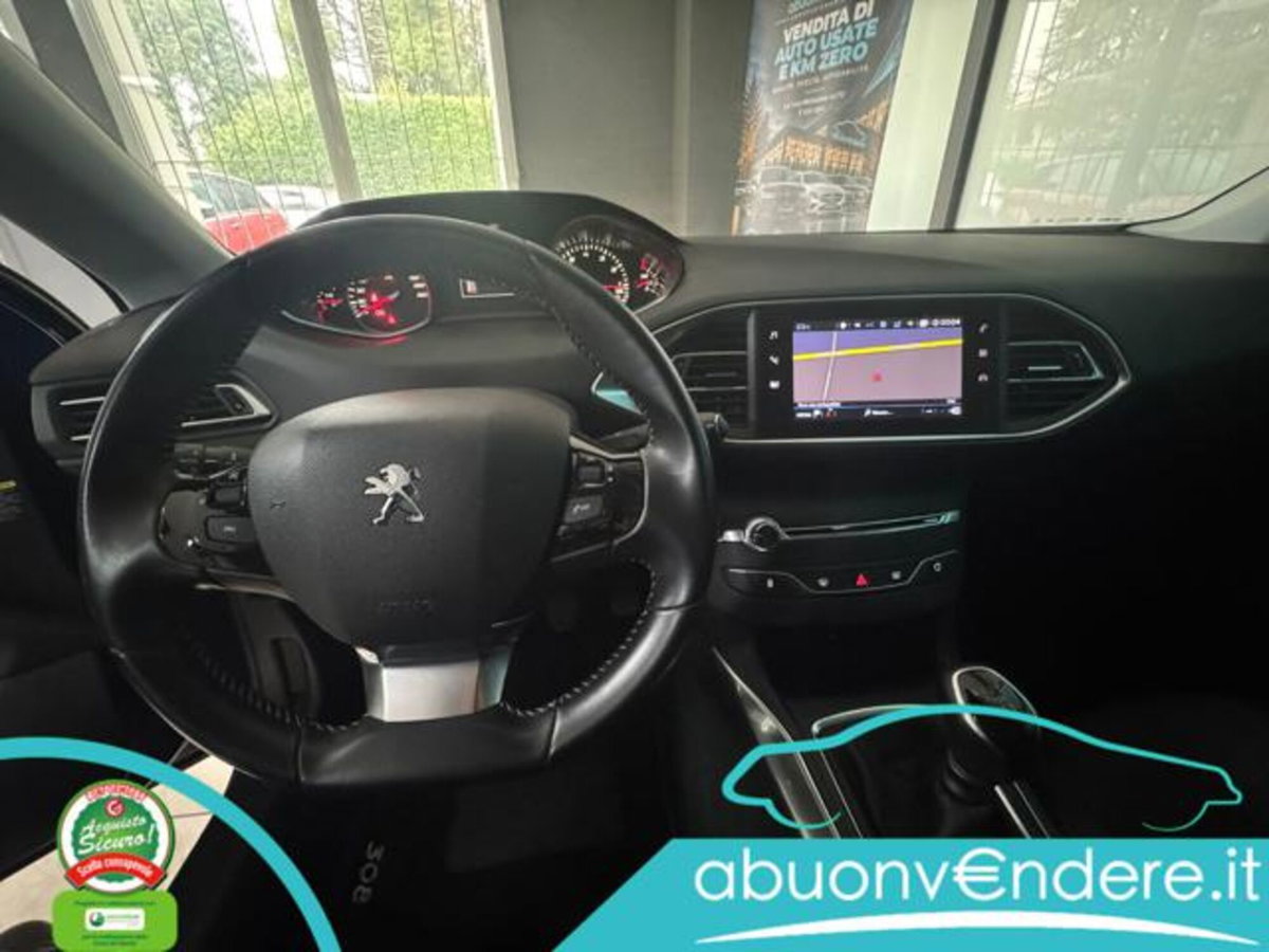Peugeot 308 PureTech Turbo 130 S&S Allure Pack (17)