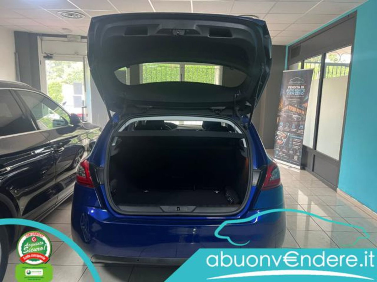 Peugeot 308 PureTech Turbo 130 S&S Allure Pack (20)