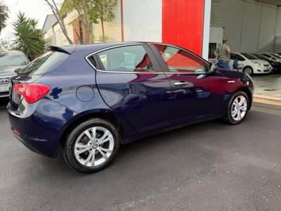 Alfa Romeo Giulietta 1.6 JTDm-2 Exclusive (17)