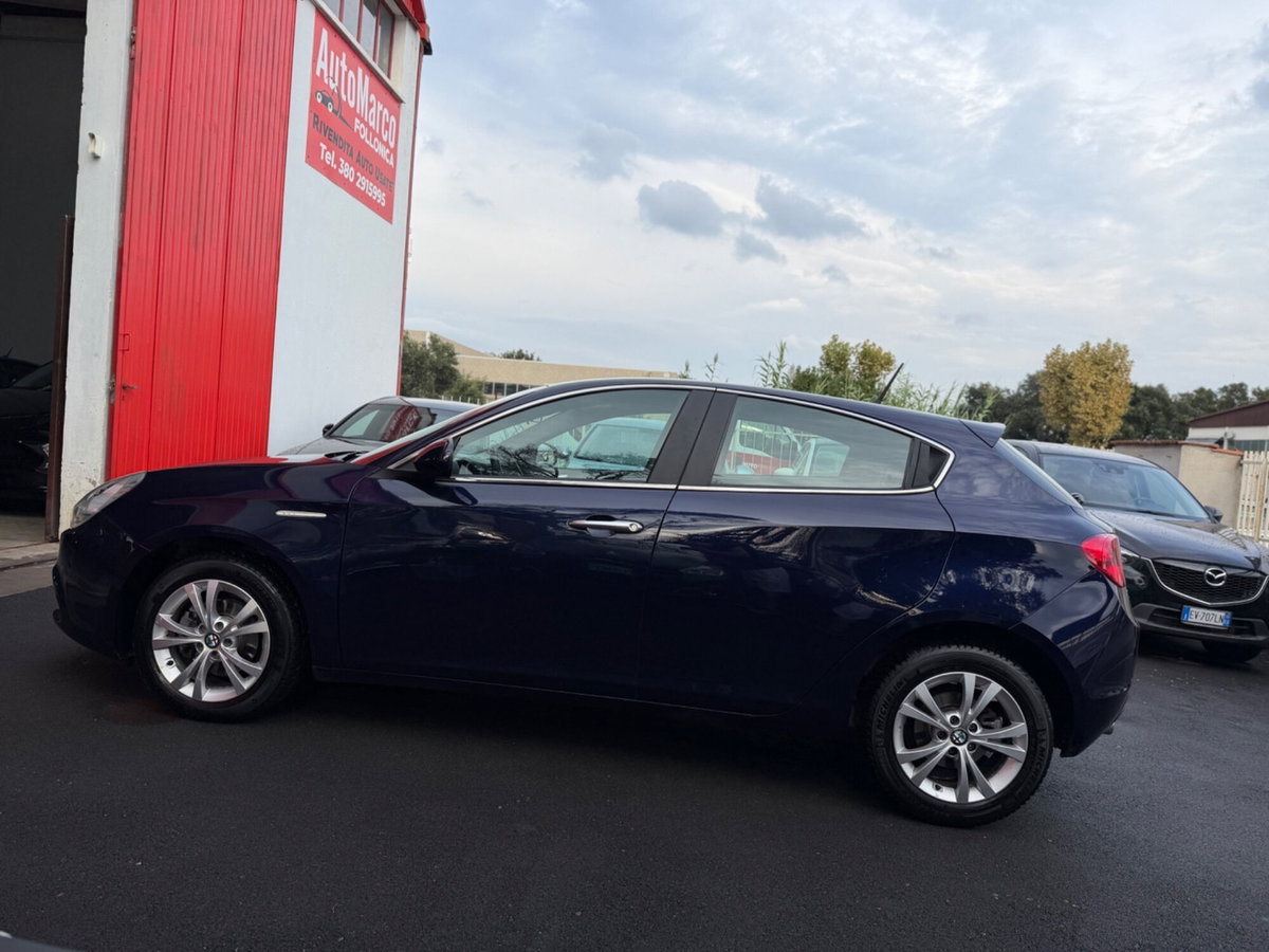 Alfa Romeo Giulietta 1.6 JTDm-2 Exclusive (9)