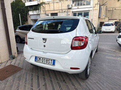 Dacia Sandero 1.5 dCi 8V 75CV Lauréate (11)