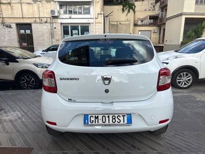 Dacia Sandero 1.5 dCi 8V 75CV Lauréate (12)