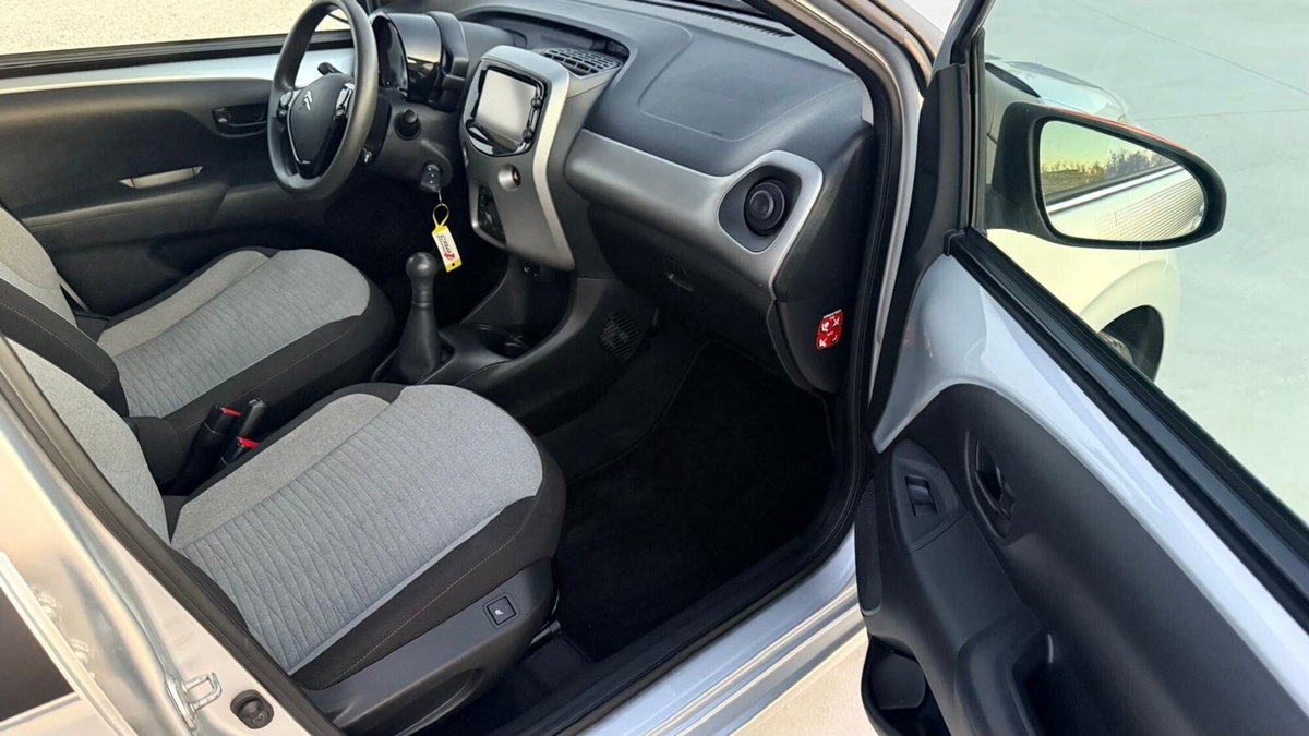 Citroen C1 C1 PureTech 82 5 porte Shine (13)