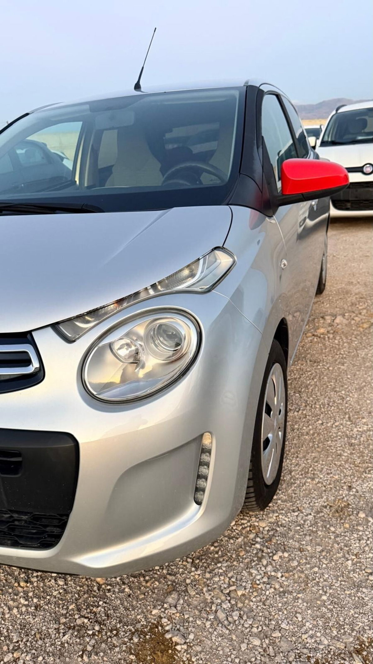 Citroen C1 C1 PureTech 82 5 porte Shine (4)