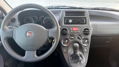 Fiat Panda 1.2 Emotion (13)