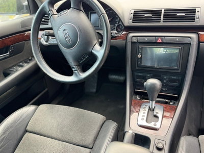 Audi A4 2.5 V6 TDI/180 CV cat quattro (8)