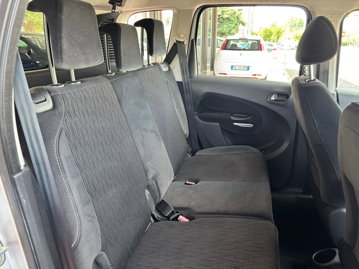 Citroen C3 Picasso 1.4 VTi 95 Exclusive Style (11)