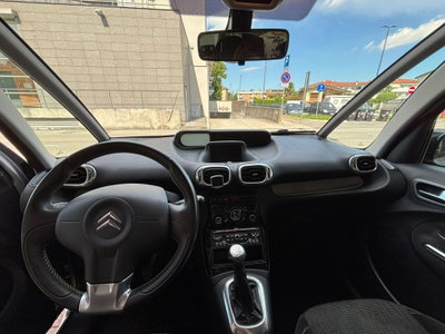 Citroen C3 Picasso 1.4 VTi 95 Exclusive Style (12)