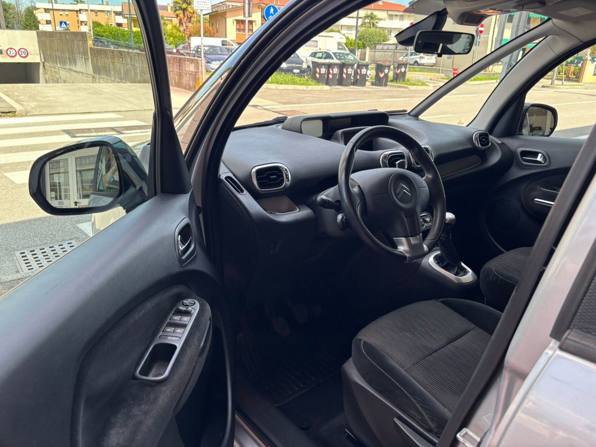 Citroen C3 Picasso 1.4 VTi 95 Exclusive Style (9)