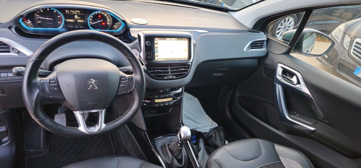 Peugeot 2008 120 S&S Crossway (10)