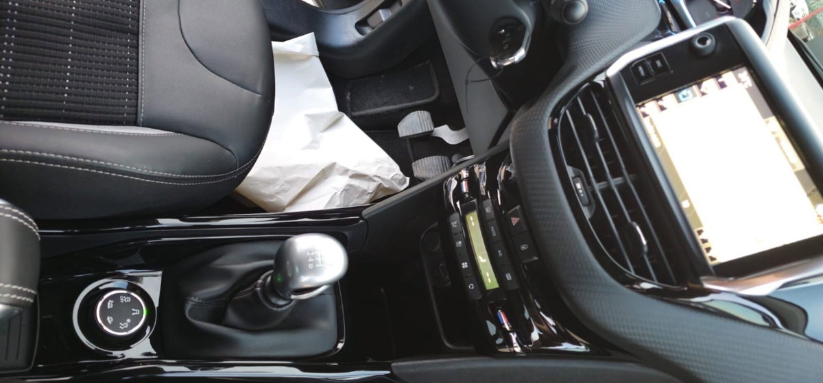 Peugeot 2008 120 S&S Crossway (11)