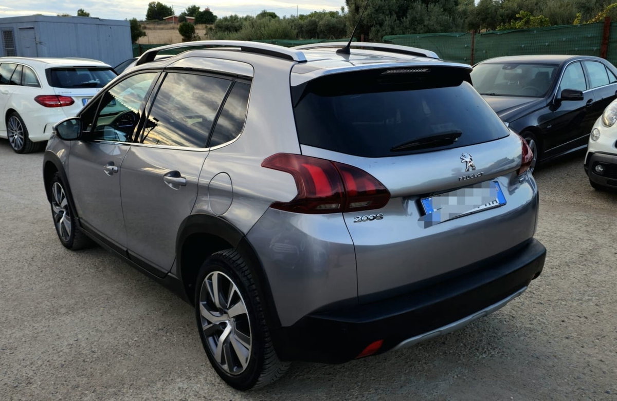 Peugeot 2008 120 S&S Crossway (3)