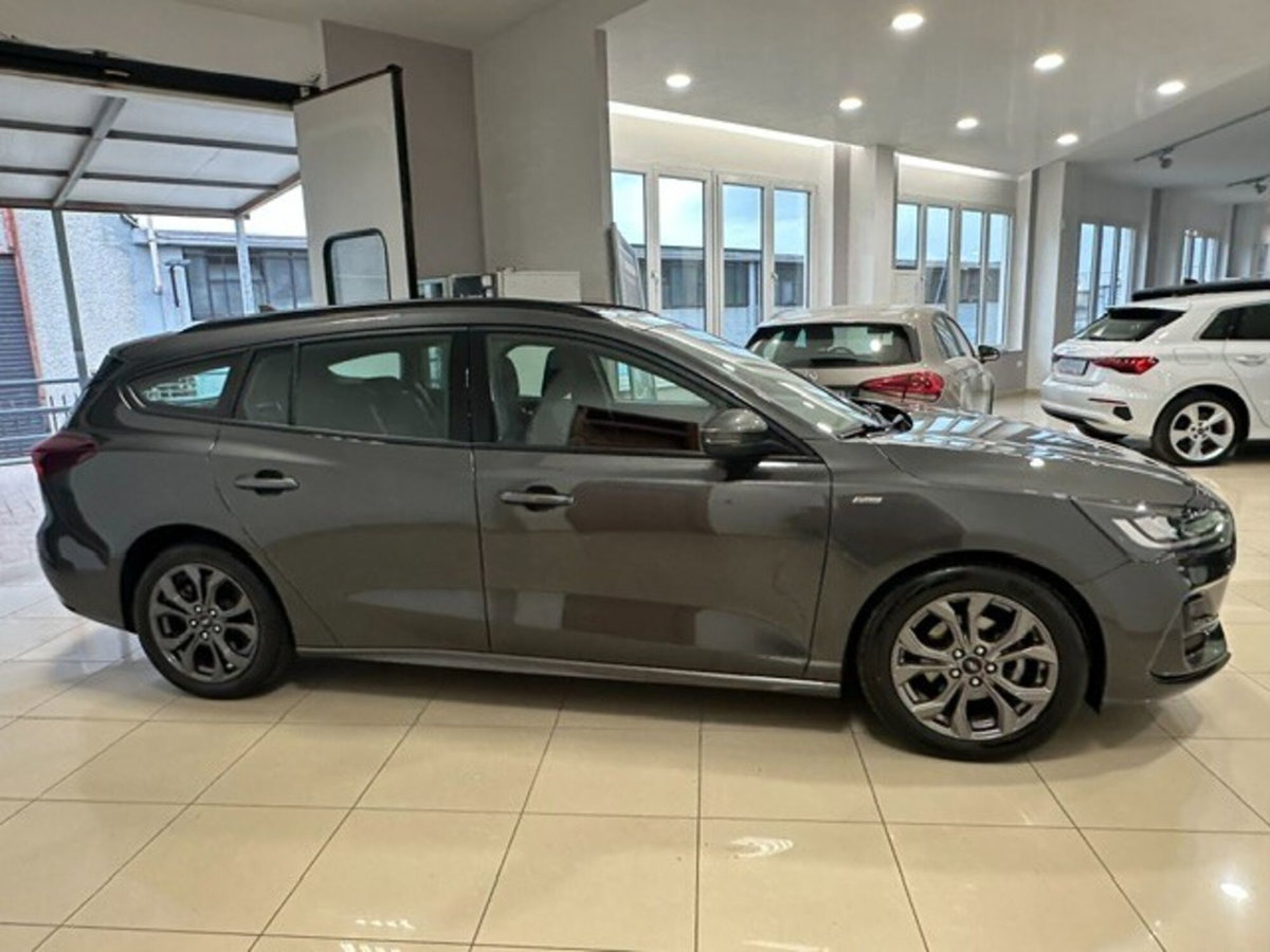 Ford Focus Station Wagon 1.0 EcoBoost Hybrid 125 CV SW ST-Line (3)