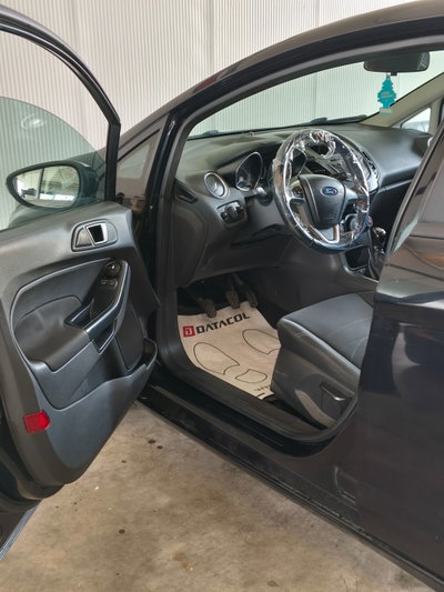 Ford Fiesta 1.5 TDCi 75CV 5 porte (11)
