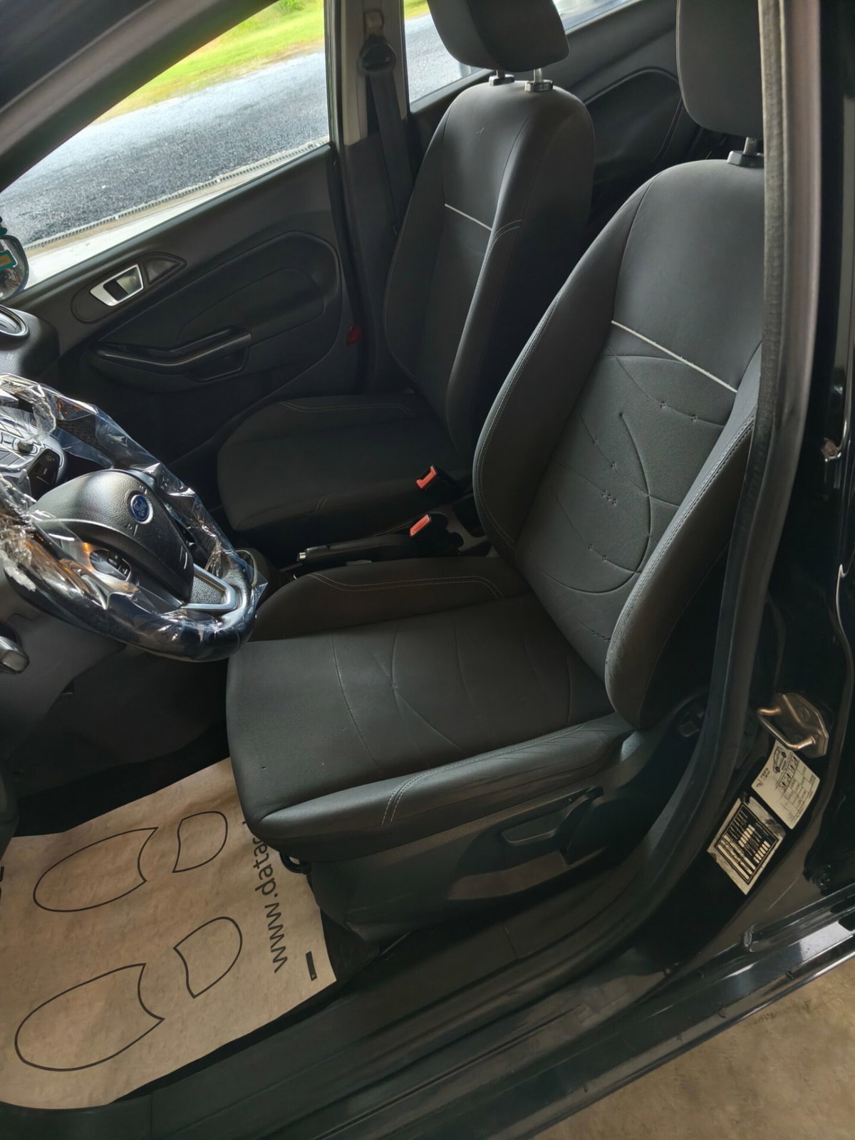 Ford Fiesta 1.5 TDCi 75CV 5 porte (14)