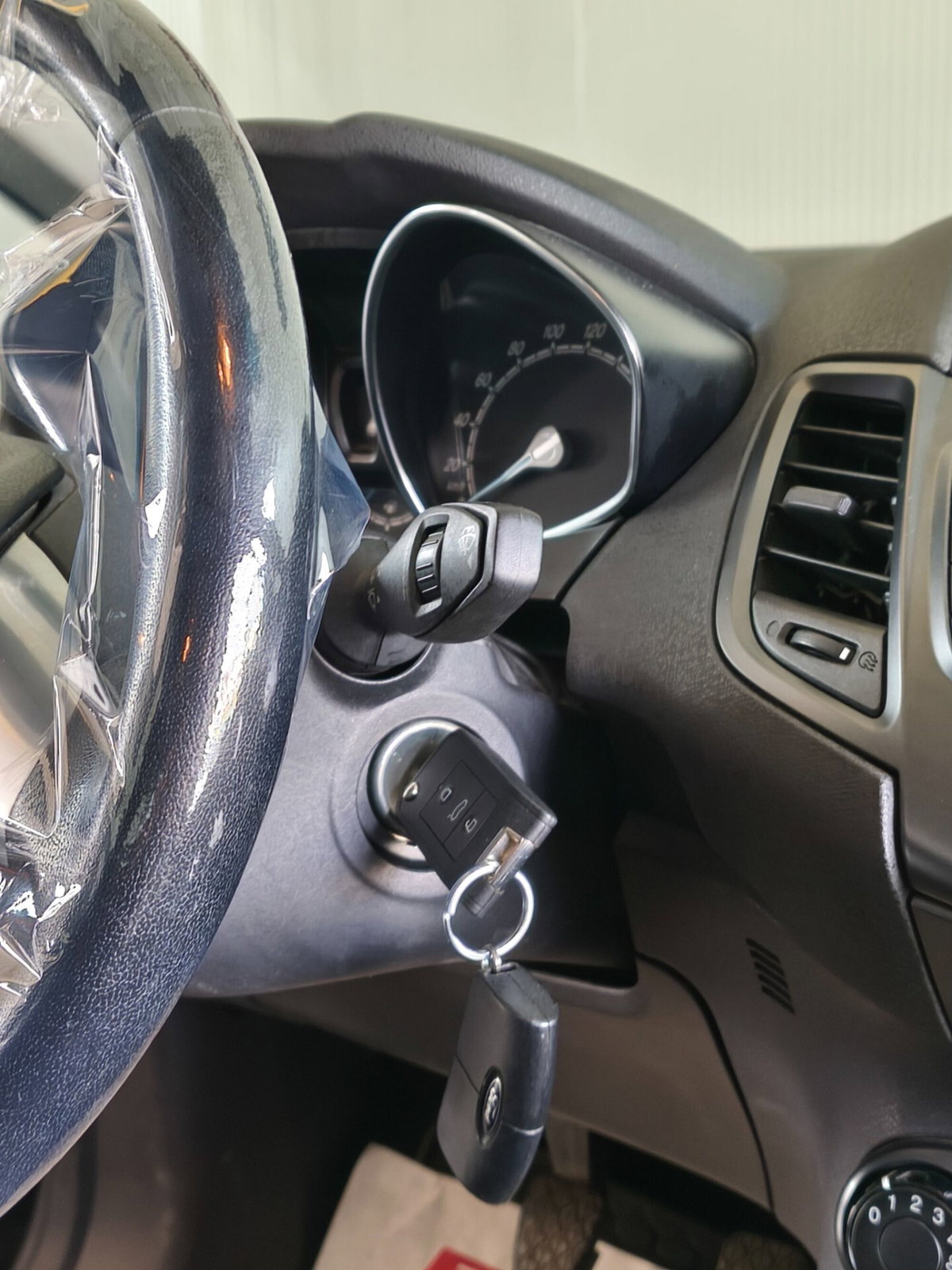 Ford Fiesta 1.5 TDCi 75CV 5 porte (20)