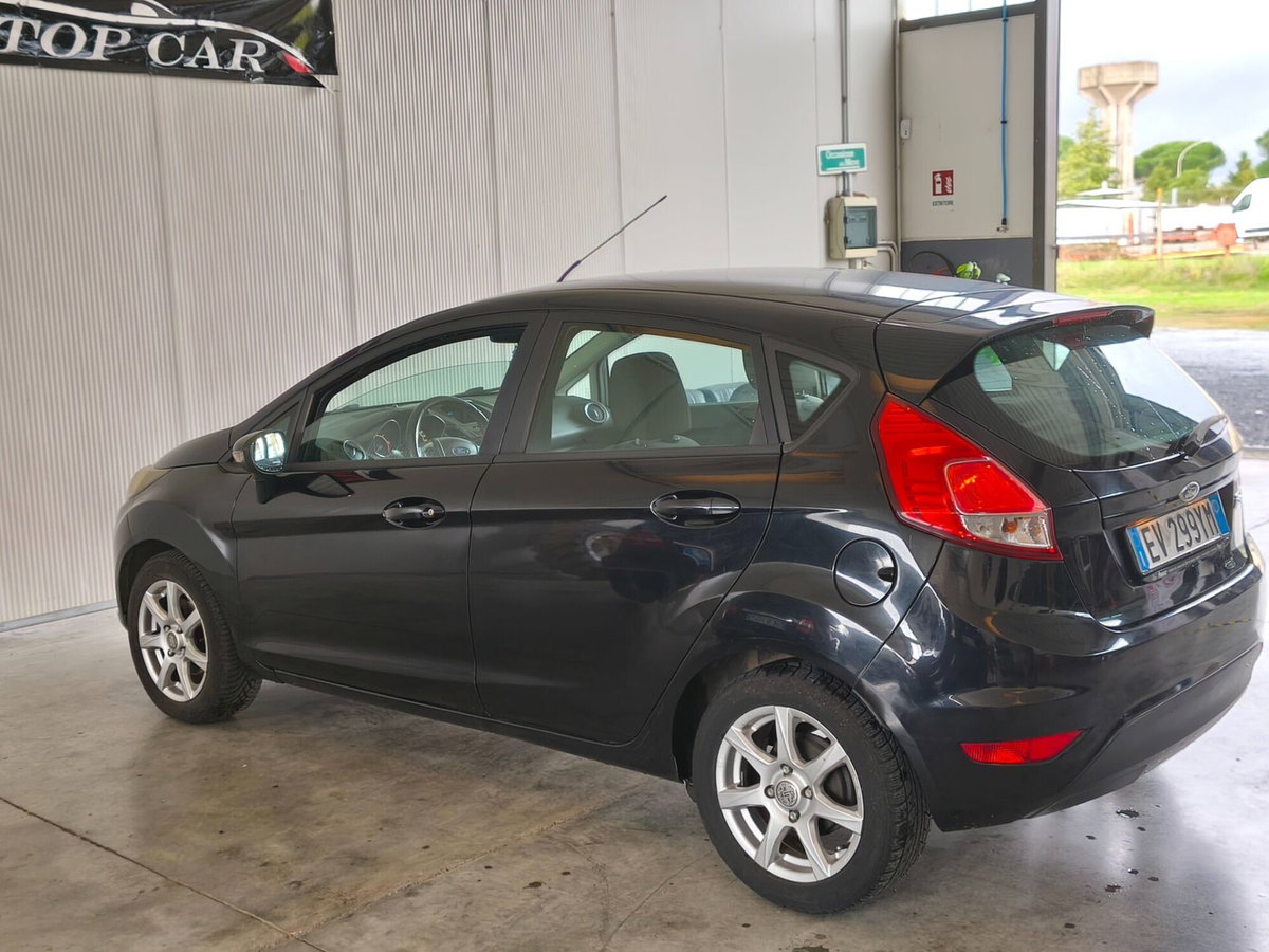 Ford Fiesta 1.5 TDCi 75CV 5 porte (6)