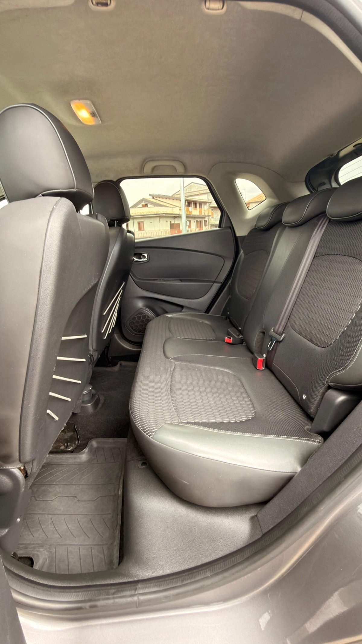 Renault Captur dCi 8V 90 CV Start&Stop Energy Intens (11)