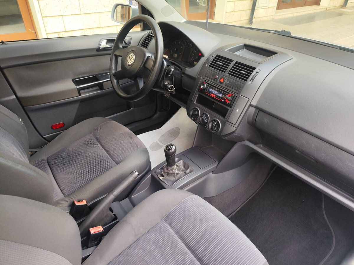 Volkswagen Polo 1.4 TDI 5p. Trendline (19)