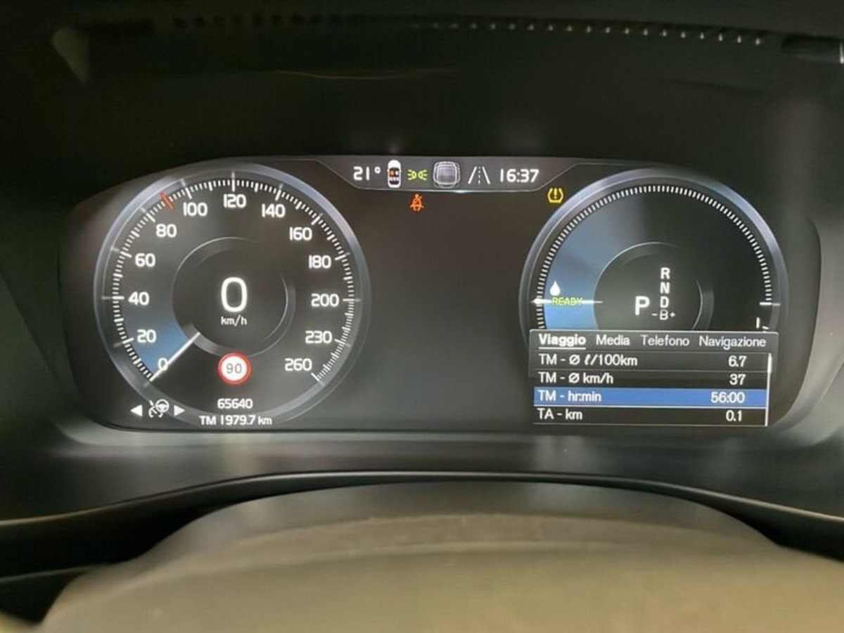 Volvo XC40 T5 Recharge Plug-in Hybrid R-design (14)