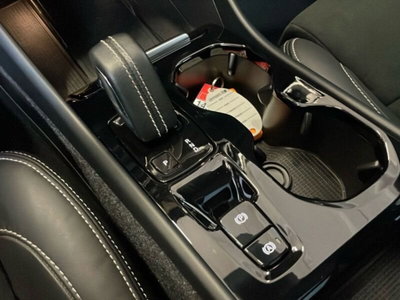 Volvo XC40 T5 Recharge Plug-in Hybrid R-design (15)