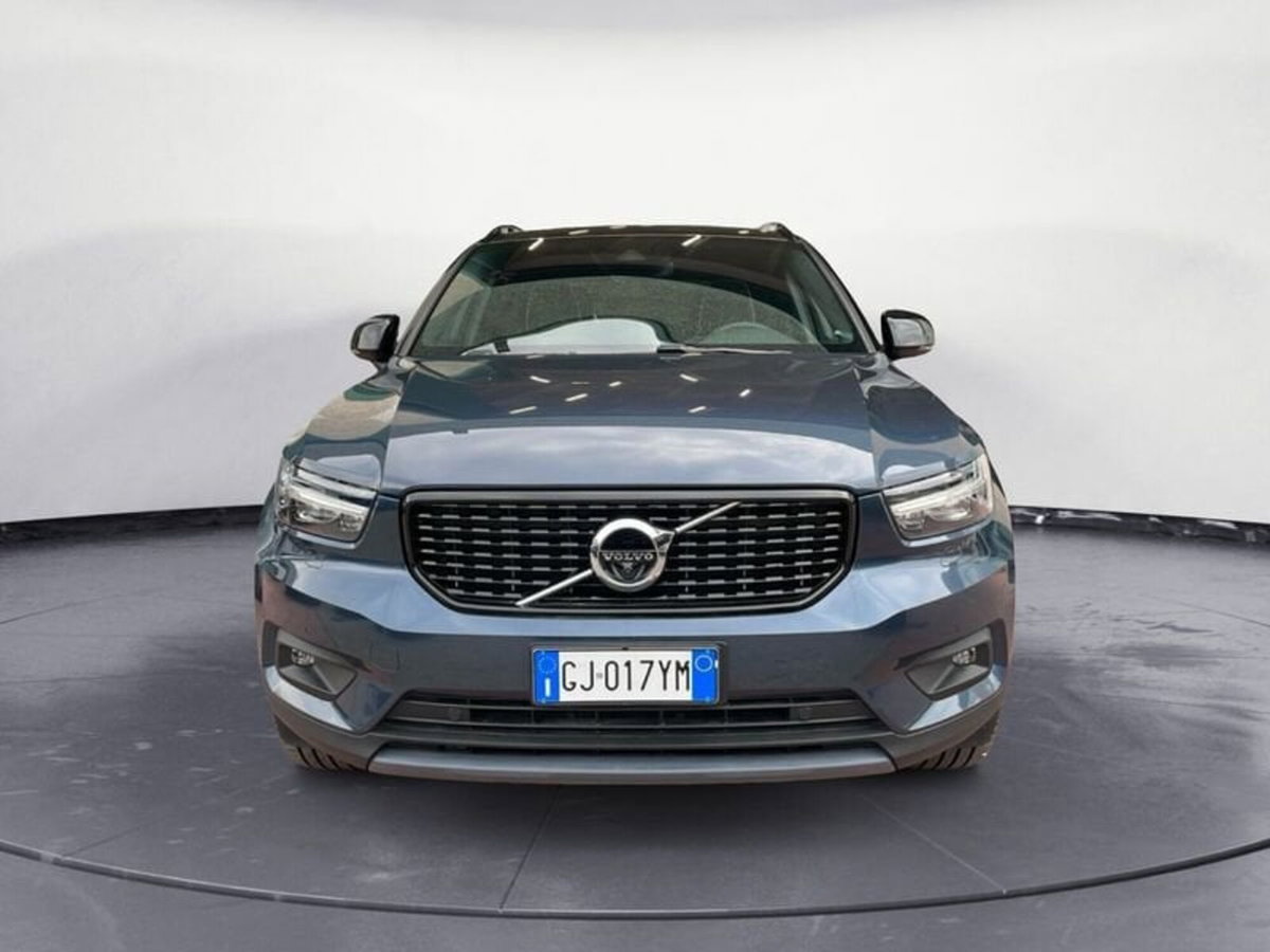 Volvo XC40 T5 Recharge Plug-in Hybrid R-design (2)