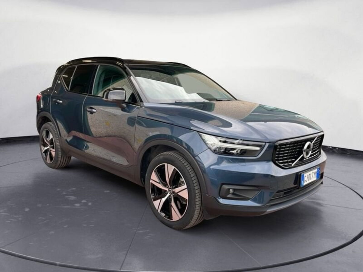 Volvo XC40 T5 Recharge Plug-in Hybrid R-design (3)