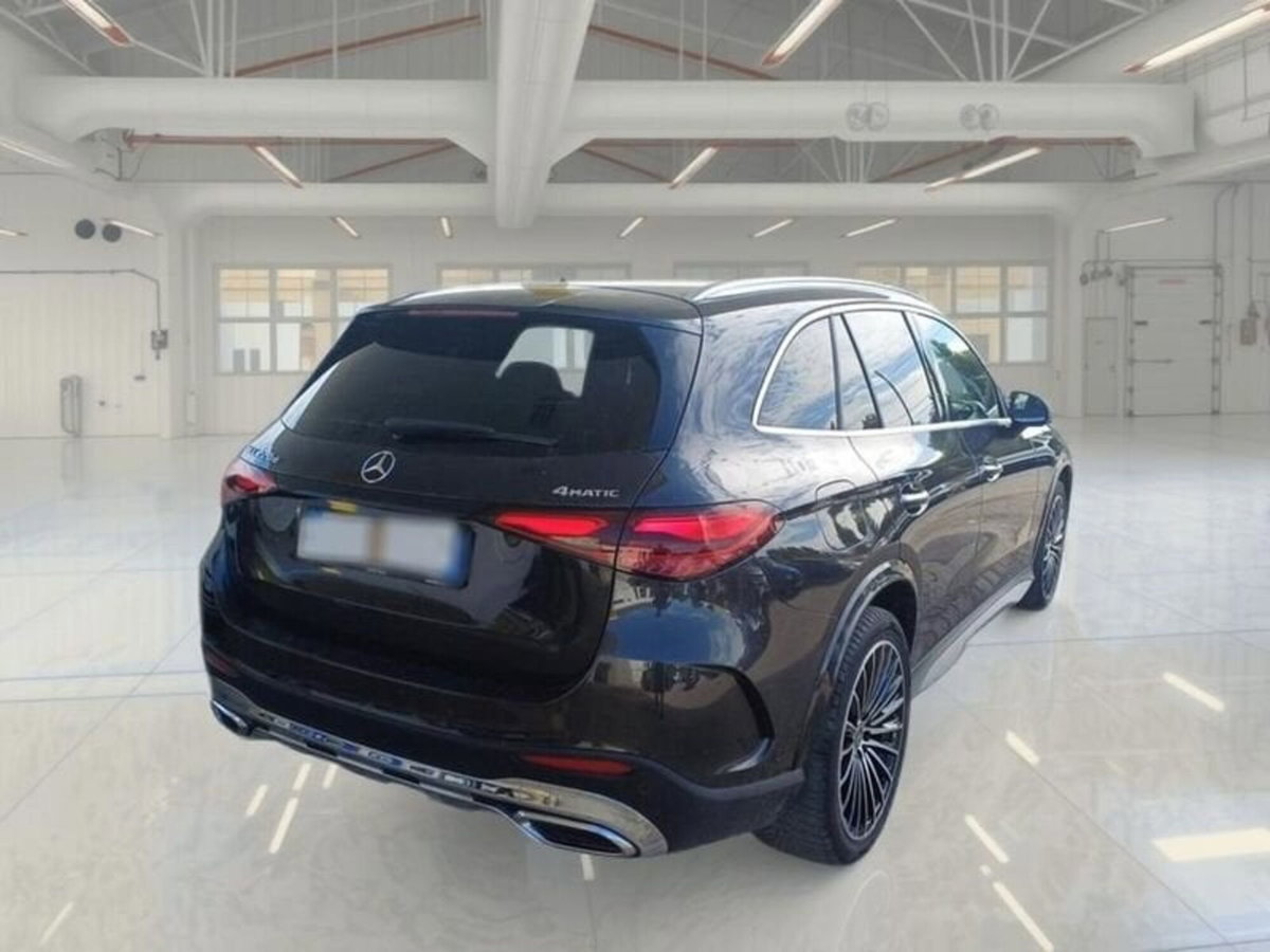 Mercedes-Benz GLC SUV 220 d AMG Line Premium Plus 4matic auto (5)