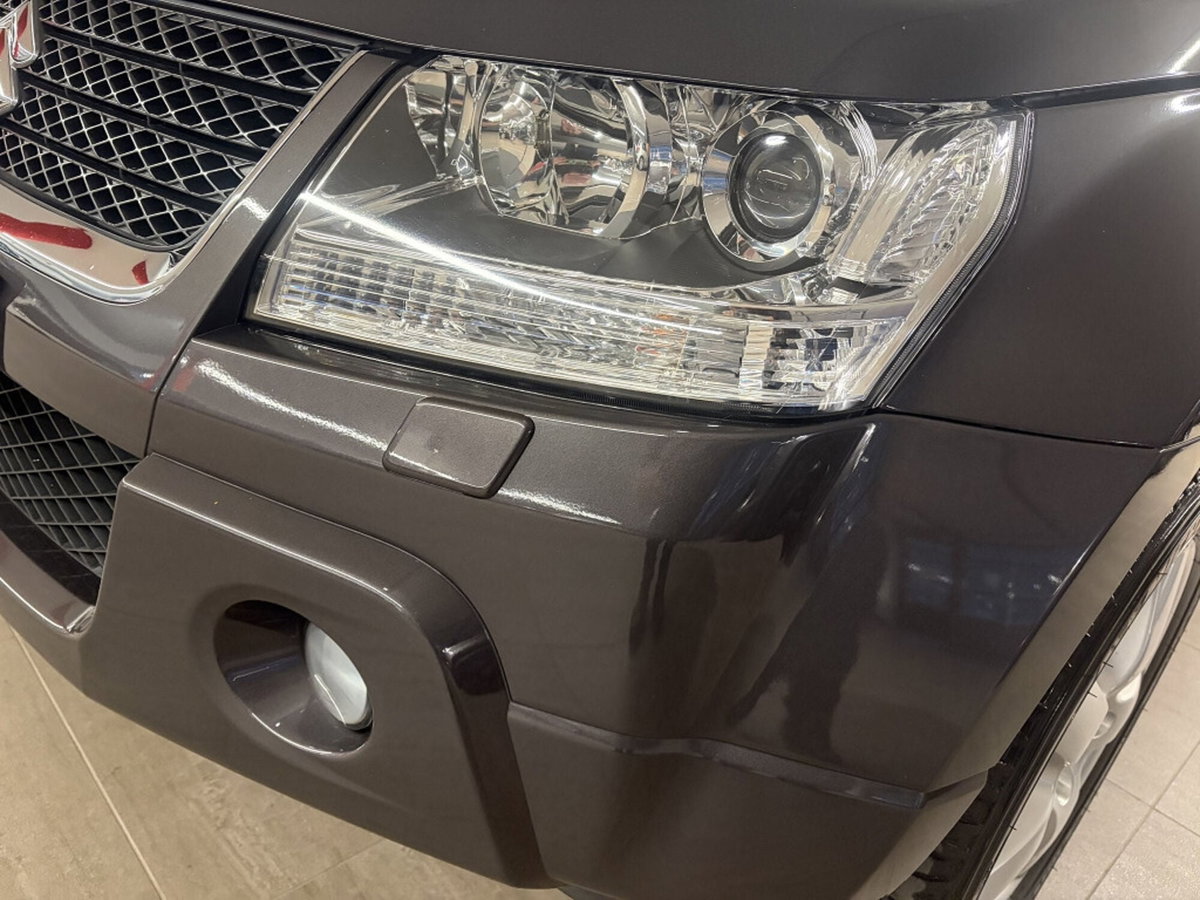 Suzuki Grand Vitara 1.9 DDiS 3 porte Offroad (14)