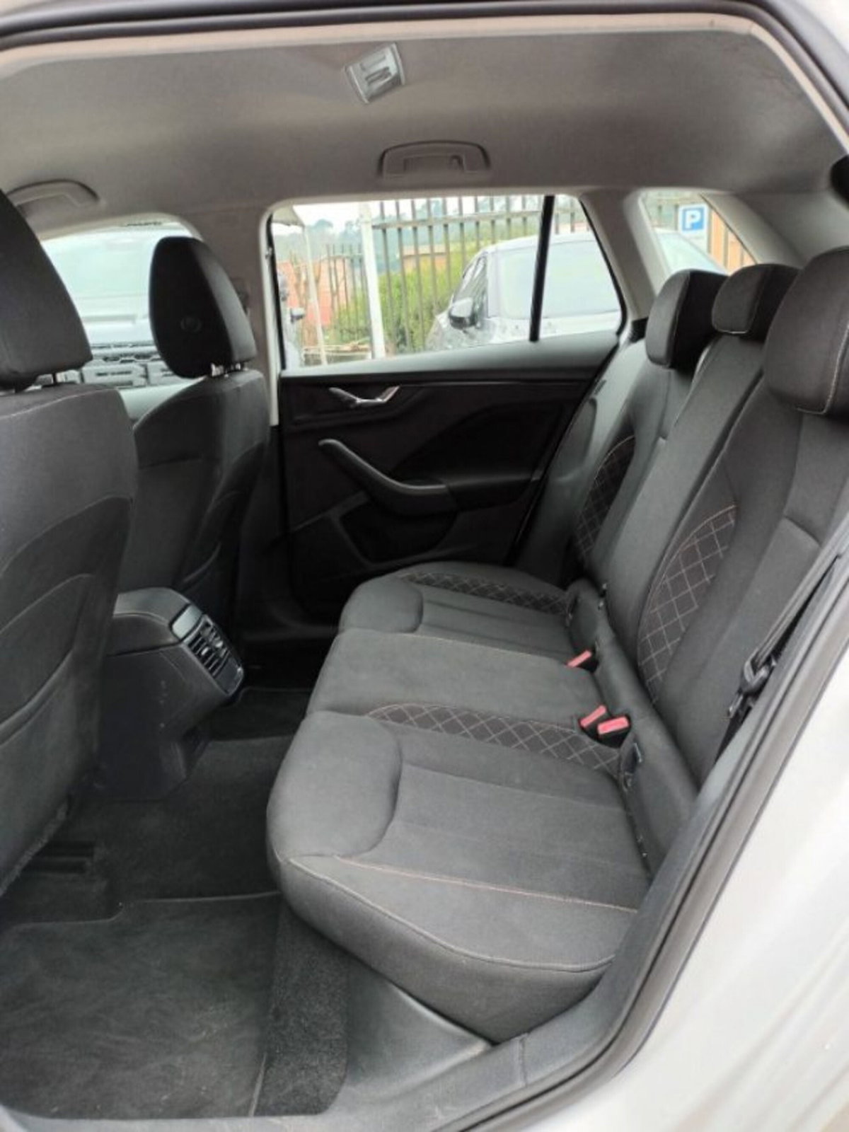 Skoda Kamiq 1.0 tsi Style 95cv (6)