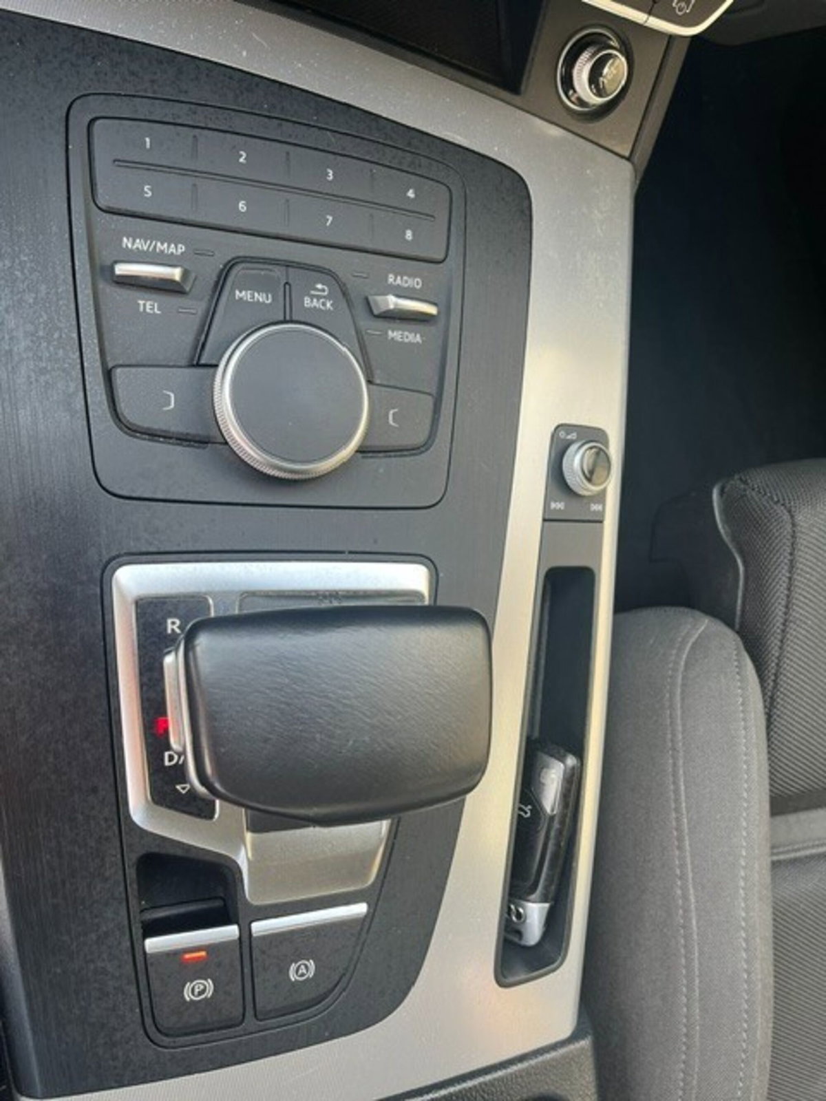 Audi Q5 40 TDI quattro S tronic Sport (4)