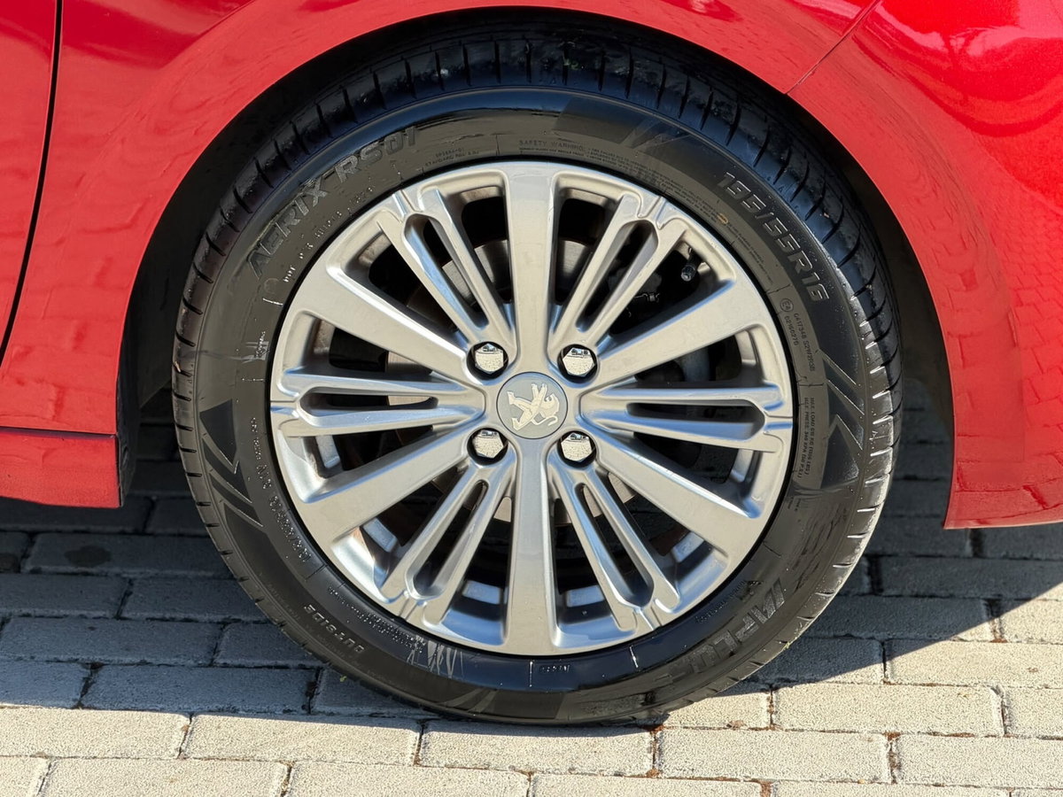 Peugeot 208 82 5 porte Active (8)
