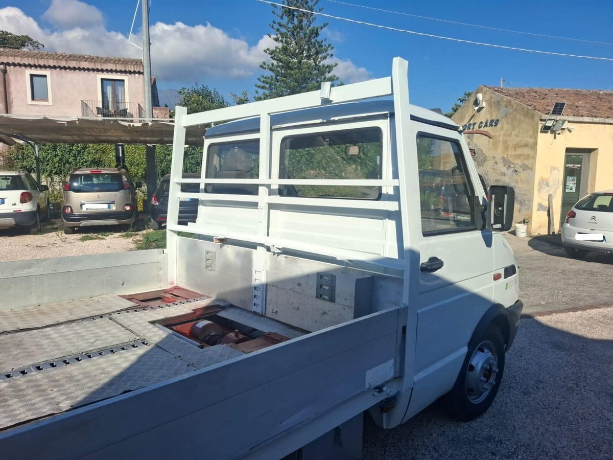 Iveco Daily Telaio 30.8 2.5 Diesel PL Cabinato (6)