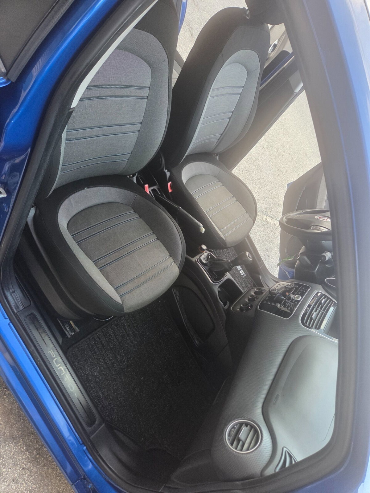Fiat Punto Evo 1.3 Mjt 90 CV 5 porte Dualogic Dynamic (13)