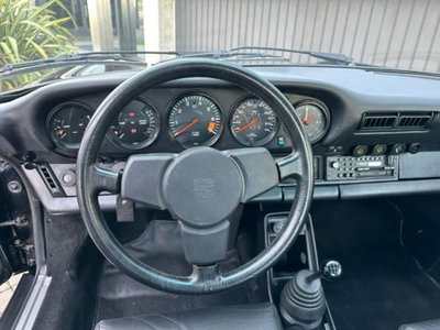 Porsche 911 Coupé Carrera 3.2 (11)