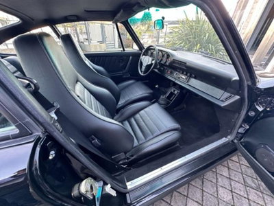 Porsche 911 Coupé Carrera 3.2 (12)