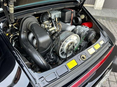 Porsche 911 Coupé Carrera 3.2 (9)